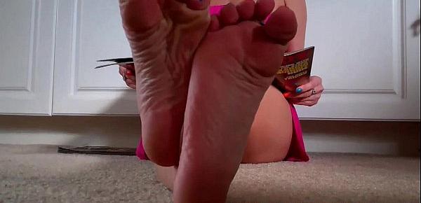  Open your mouth and suck on my feet
